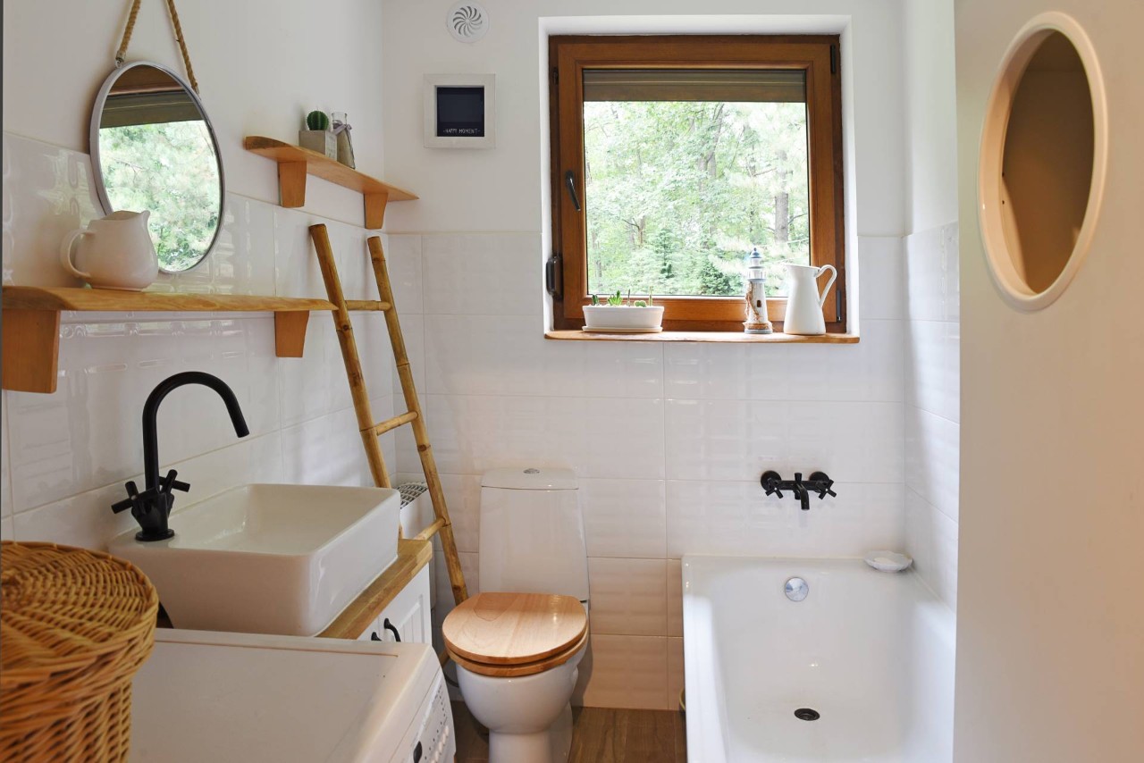 Bathroom with blinds for a small window near Seneca and Greenville, SC